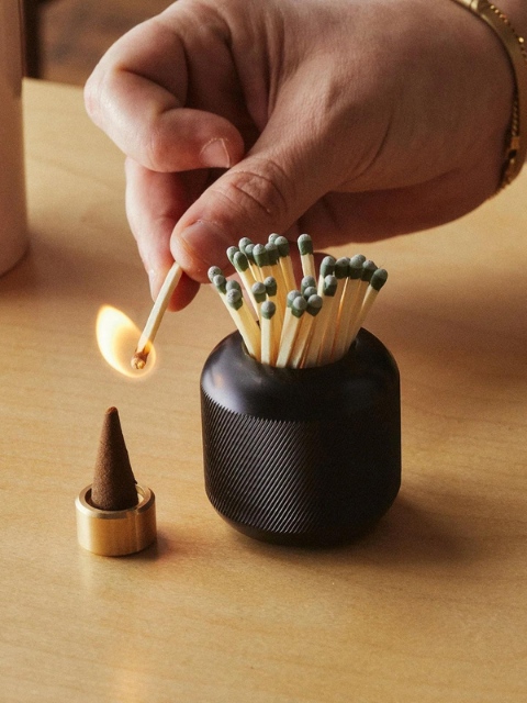 Contenitore in ghisa per fiammiferi "Elemér"