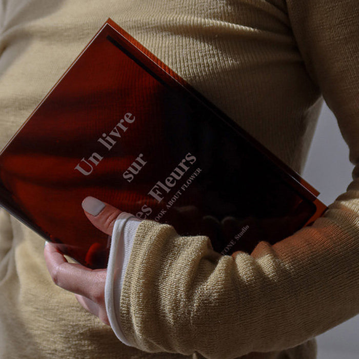 Vaso "Book" in Acrilico a Forma di Libro