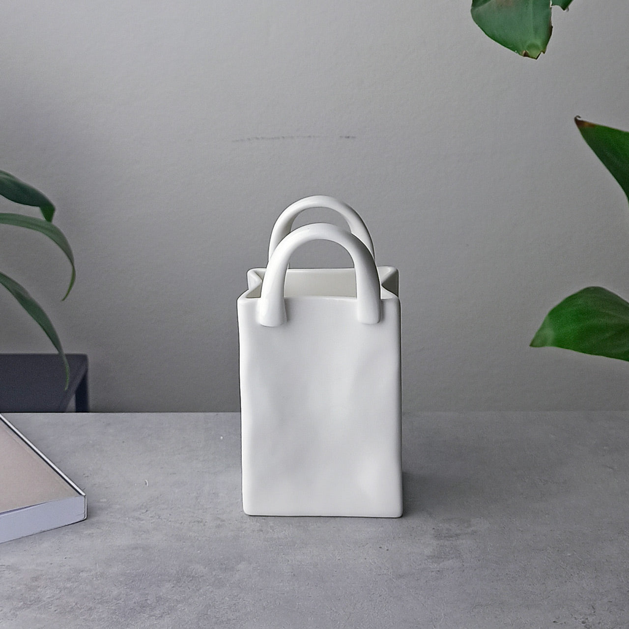 Vaso decorativo “Borsina” in porcellana