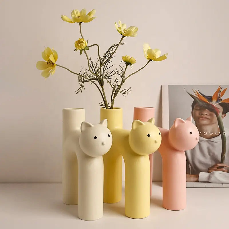 Vaso decorativo “Gatto” in ceramica lucida.